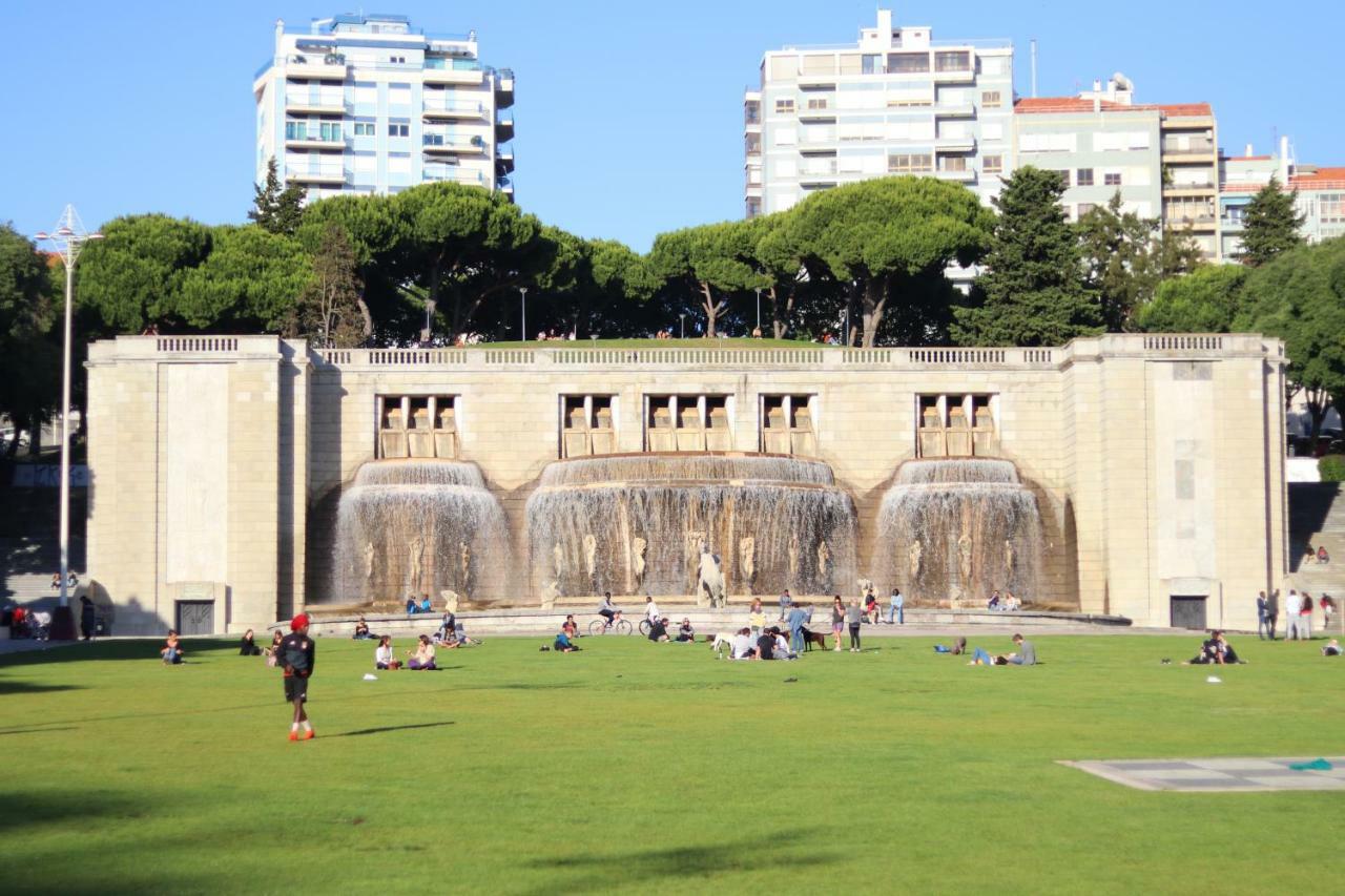 Amazing Apartment Fully Renovated In Center Lisbon Bagian luar foto