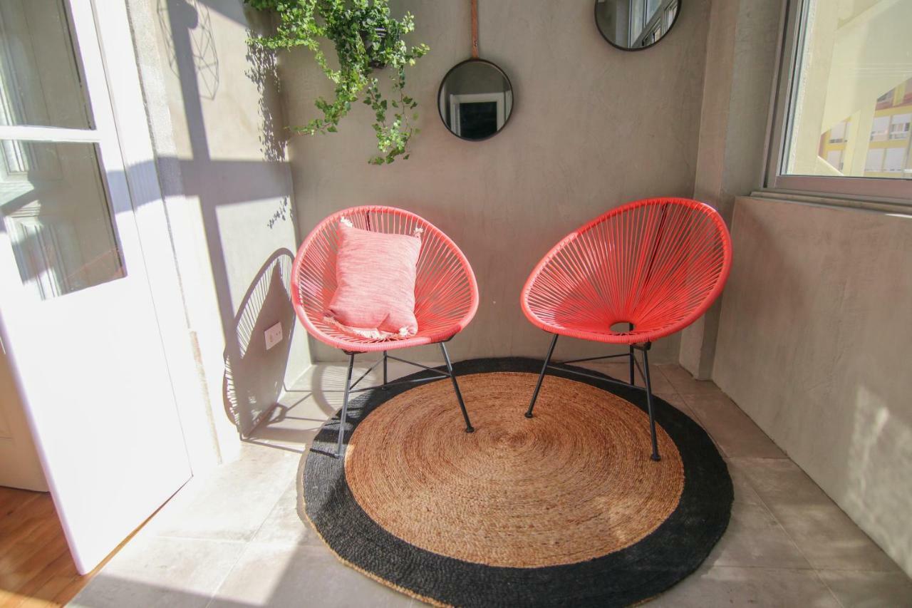 Amazing Apartment Fully Renovated In Center Lisbon Bagian luar foto