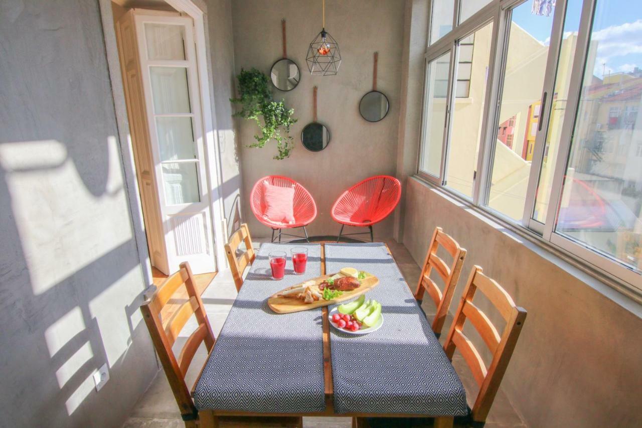 Amazing Apartment Fully Renovated In Center Lisbon Bagian luar foto